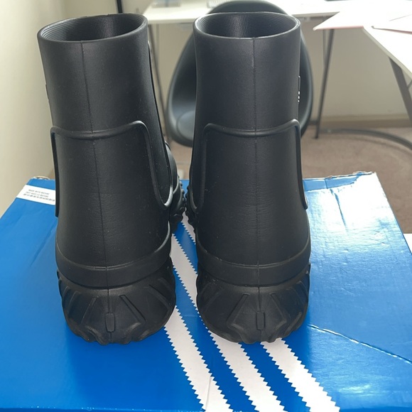 ADIFOAM SUPERSTAR Adidas rain boots worn once super comfy and cute🖤 - Picture 4 of 6